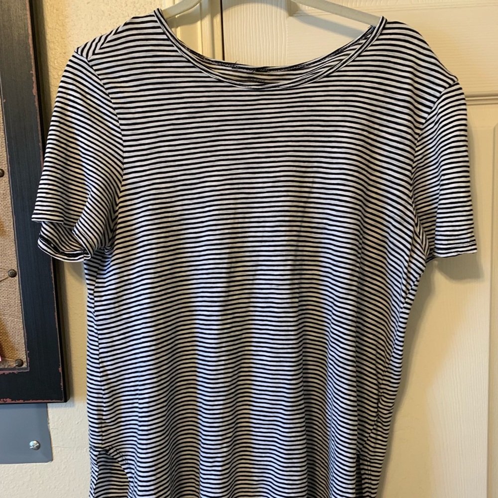 oversized old navy tee